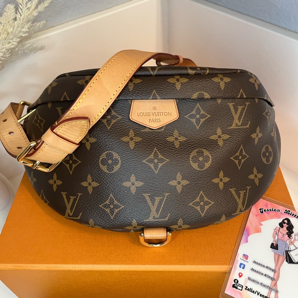 ❌SOLD❌🎀Louis Vuitton Monogram Bumbag - Picture 2 of 16